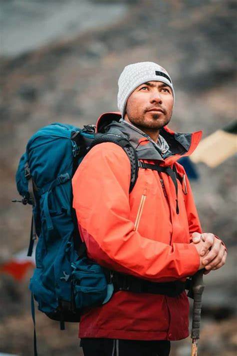 Sirbaz Khan, the pakistani mountaineer to summit all 14 8000 meter peaks in the world